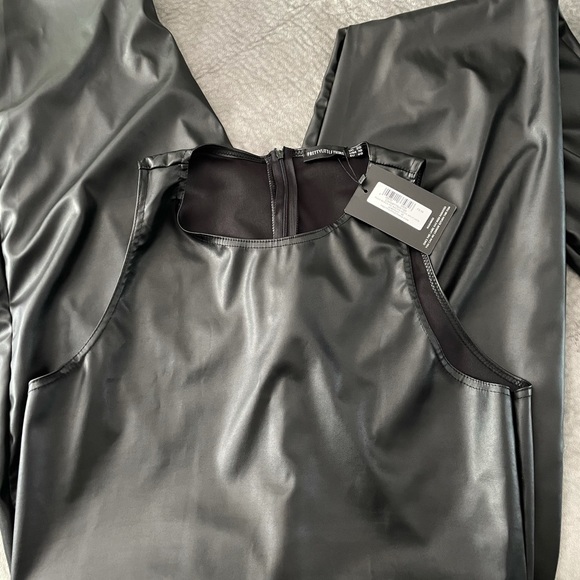 PrettyLittleThing Jumpsuit - Picture 2 of 3